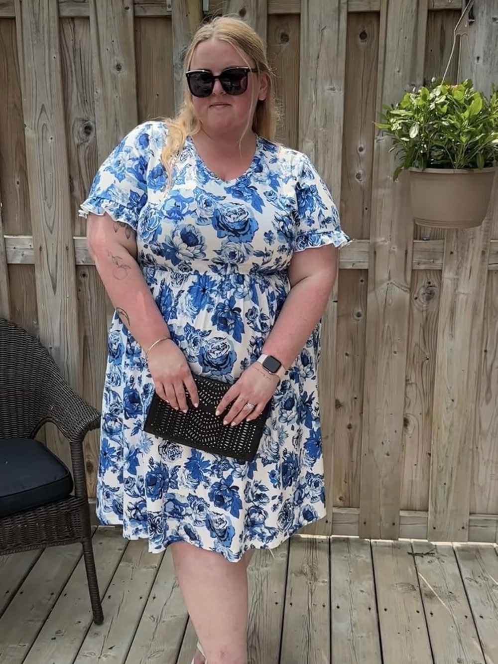 Plus Size Blue Floral V-Neck Short Sleeve Dress
